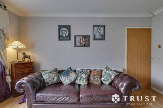 3 bed Semi-Detached for sale Image 11