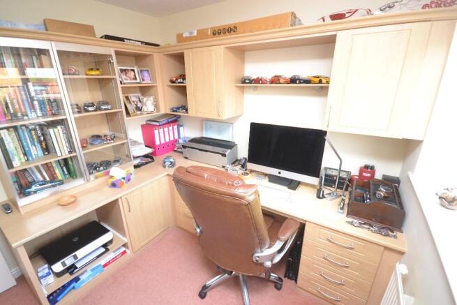 BEDROOM 4 / STUDY