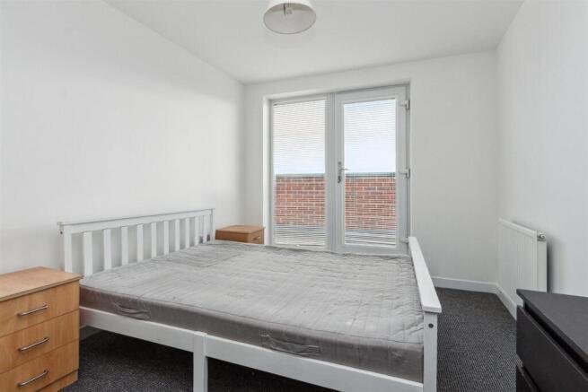 F7 122 Tooting High Street SW17 bedroom 2.jpg