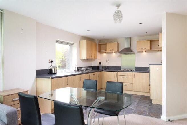 2 bed Apartment for sale Image 4
