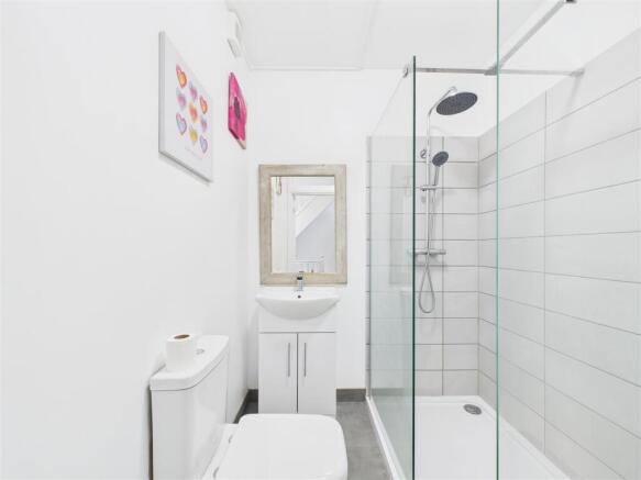 3 bed Terraced to rent Image 10