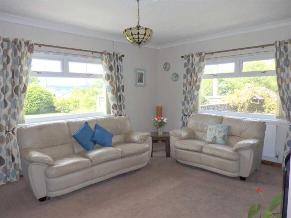 LOUNGE :