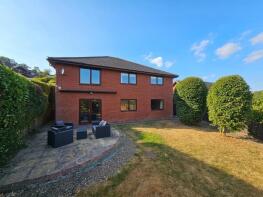 8 North Bank, Grove Close, Knighton LD7 1LJ