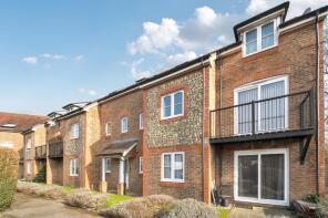Flat 25, John Norgate House, Two Rivers Way, Newbury RG14 5TF