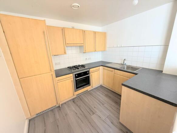2 bed Flat to rent Image 9