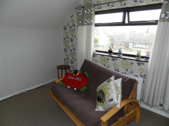 FIRST FLOOR BEDROOM 