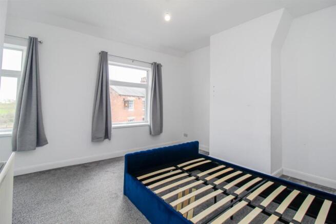 2 bed Terraced for sale Image 6