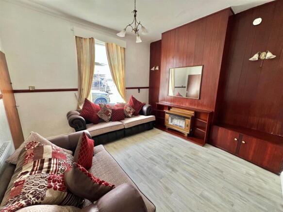 Bramleys Estate Agents - Ray Street - Auction - Hu
