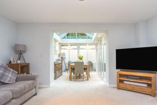 Lounge/Dining Room