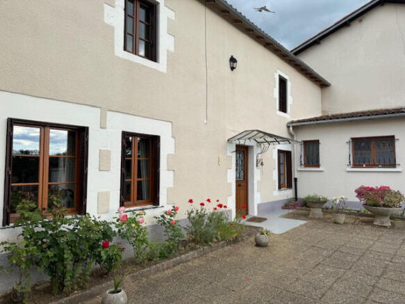 Photo 1