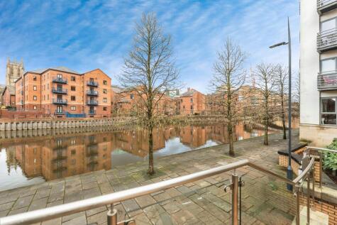 8 Bowman Lane, Leeds, LS10