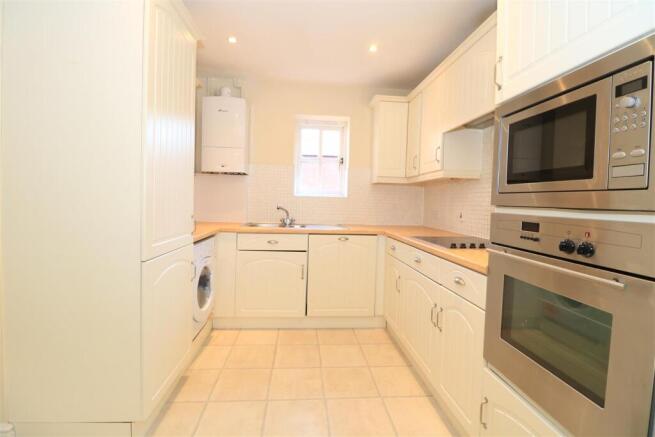 QUALITY FITTED KITCHEN