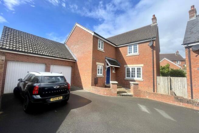 Rightmove_01_Exterio