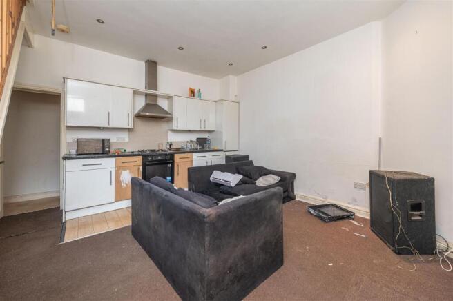 Lounge/Kitchen