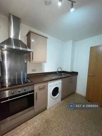 2 bed Flat to rent Image 5