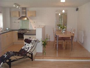 RAISED DINING AREA