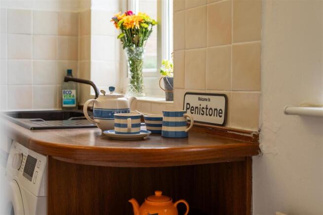 3 bed Detached for sale Image 6