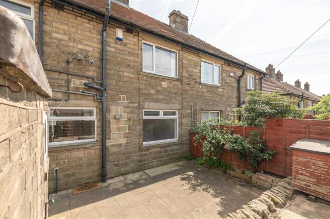 02 - 19 North Royd HX4 0AH.jpg