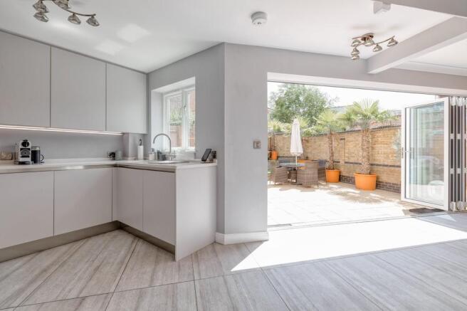 Kitchen to rear g...