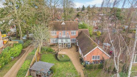 Conisboro Avenue, Caversham, RG4