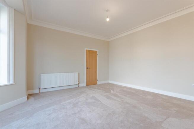 4 bed Detached for sale Image 8