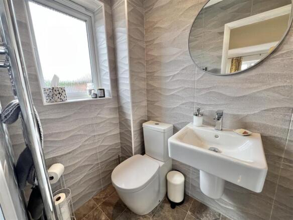 EN SUITE