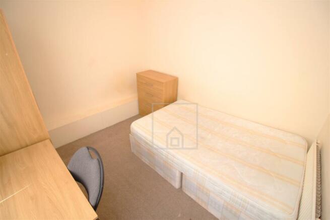 5 bed House to rent Image 11