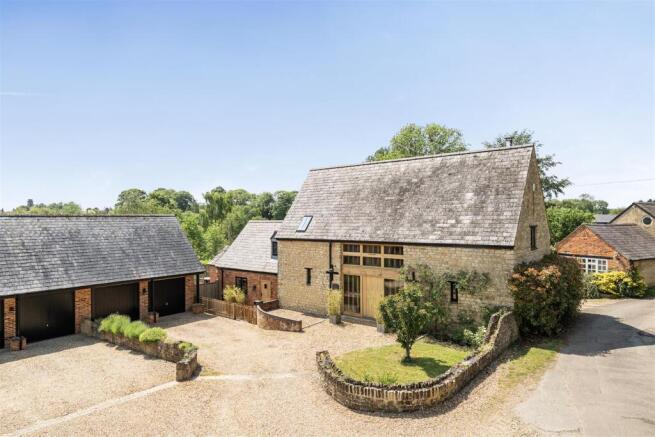 Tythe Barn, 8 Church End, Syresham (1).jpg
