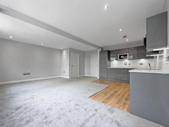 2 bed Apartment for sale Image 6