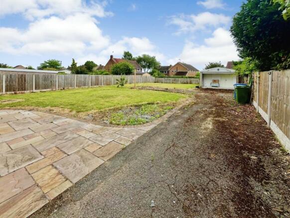 Rear garden 1.jpg