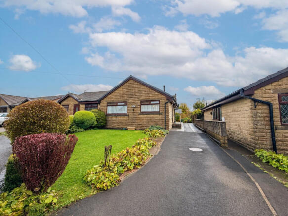 2-bed semi-detached on Horseshoe Avenue, Dove Holes, £215,000