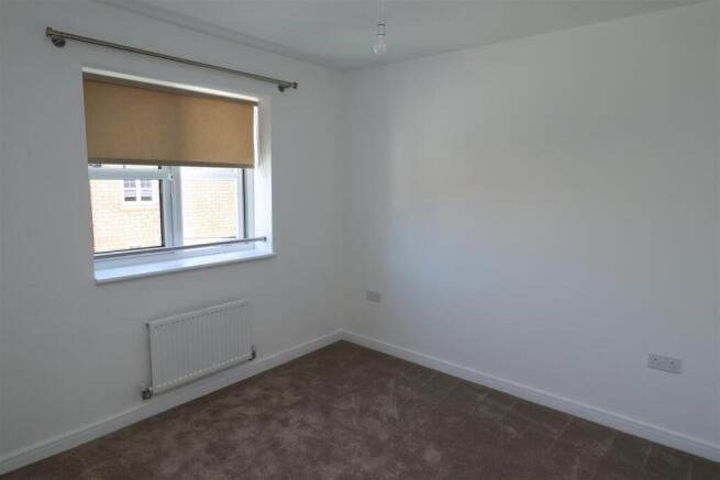 3 bed Semi-Detached to rent Image 5