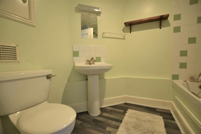 En-suite (2)