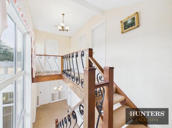 4 bed Detached for sale Image 11