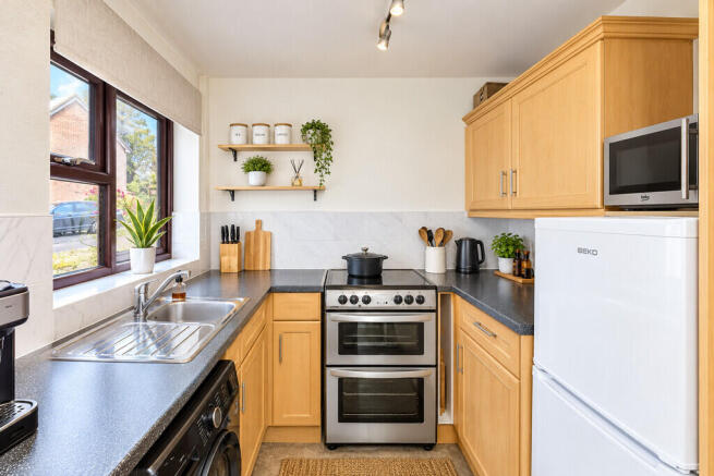 Hilmanton Road, Lower Earley, RG6 photo 2