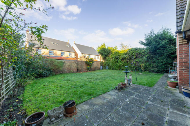 REAR GARDEN (3) 