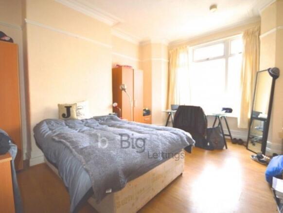 5 bed House Share to rent Image 5