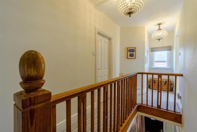 8417441-interior23.jpg