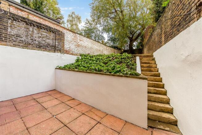 Lettings Brook Green Batoum Gardens  - Garden.jpg