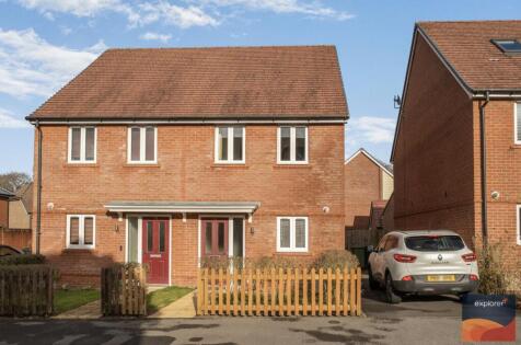 Saunders Way, Longacre