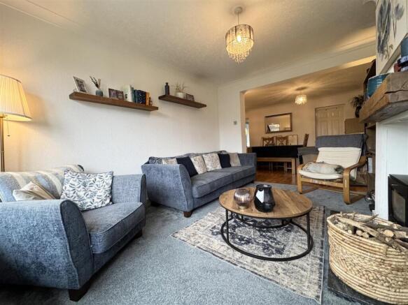 4 bed Semi-Detached for sale Image 6