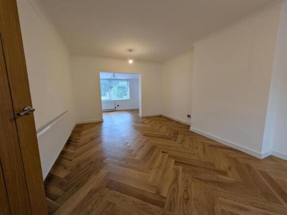 3 bed Semi-Detached to rent Image 5