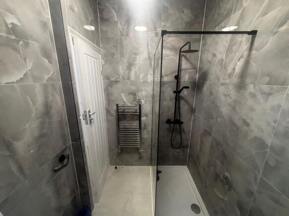 4 bed Terraced to rent Image 9