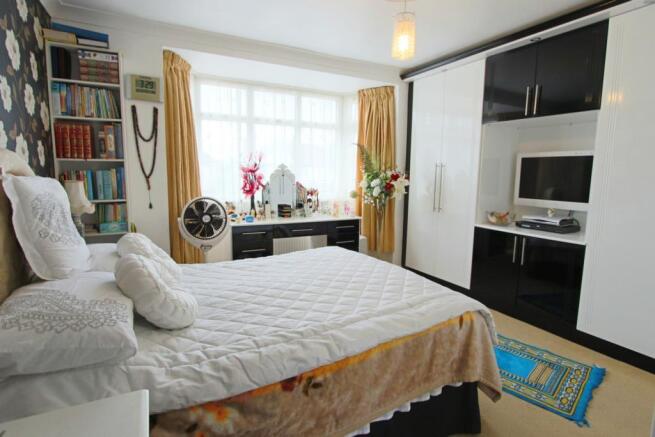 BEDROOM 1