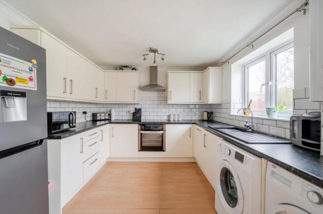 1437148-13-69d774...