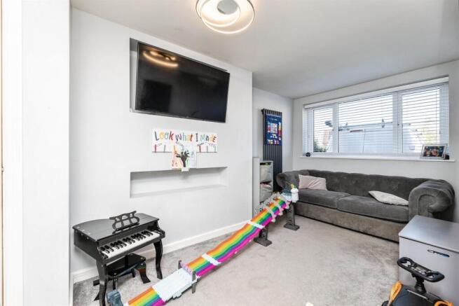 3 bed Detached for sale Image 11