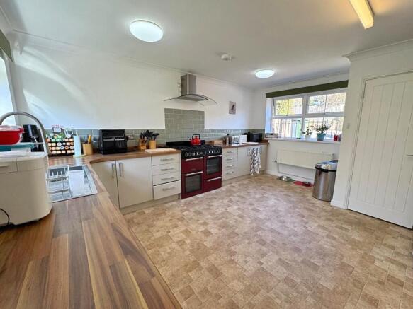 Kitchen from Loun...