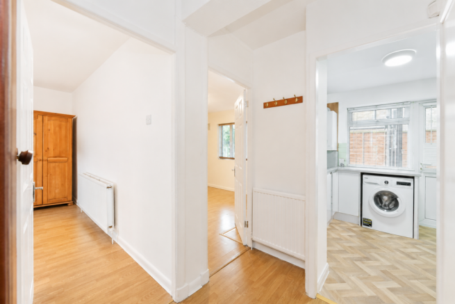 Lyndhurst Court, Churchfields, South Woodford, Redbridge, London photo 4