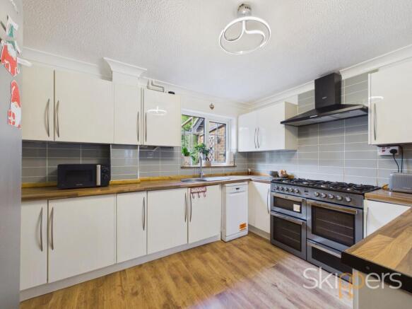 Broadhurst Drive, Kennington, TN24 photo 2