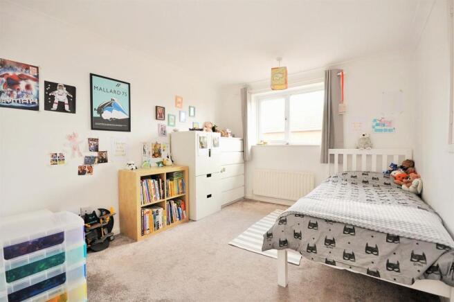 BEDROOM 2
